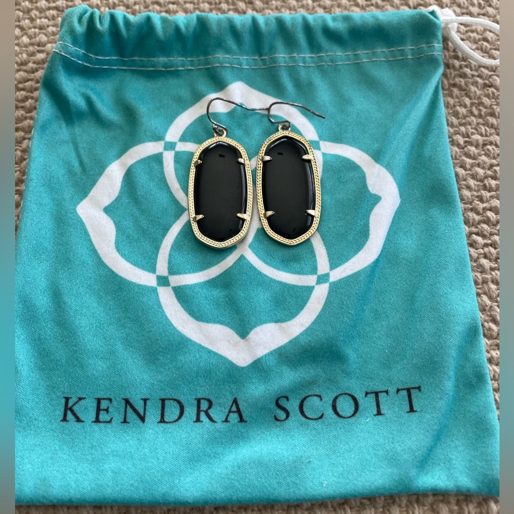 Kendra Scott Elle gold drop earrings in black opaque glass